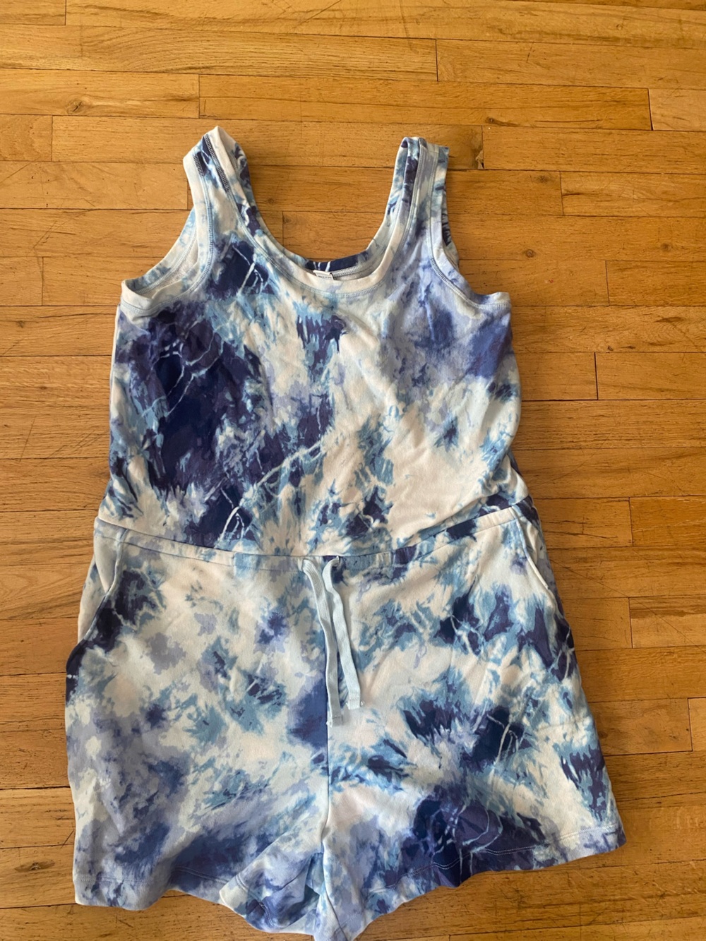 Old navy tie dye cute short romper. Size large.